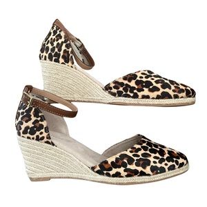 Nine West Espadrilles Wedge Heels Sandals Size 8M Animal Print